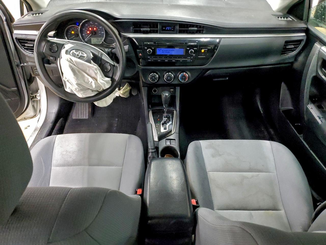 2014 TOYOTA COROLLA L photo 8