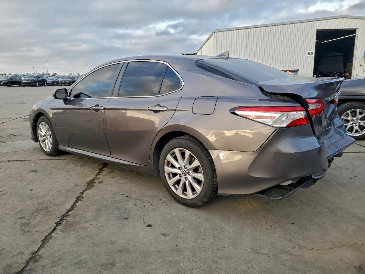 2020 TOYOTA CAMRY LE photo 2