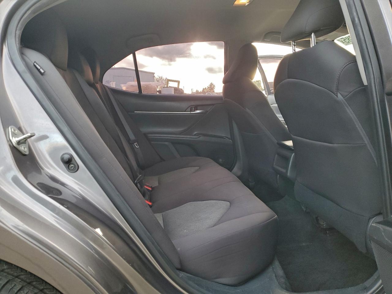 2020 TOYOTA CAMRY LE photo 10