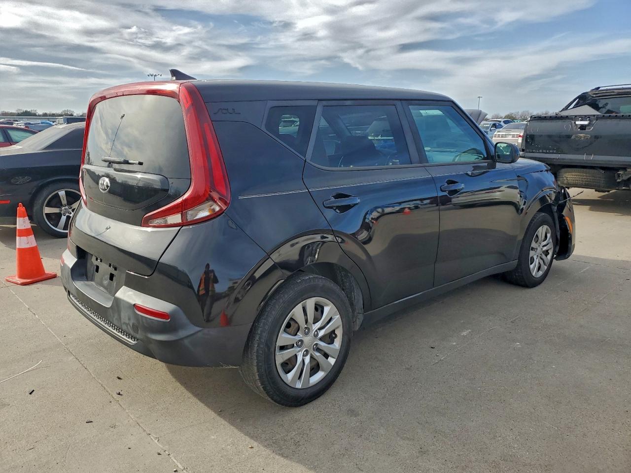 2020 KIA SOUL LX photo 5