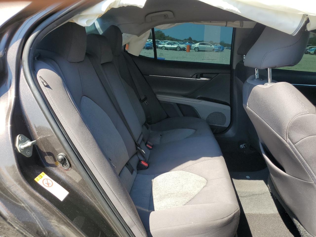 2018 TOYOTA CAMRY L photo 10