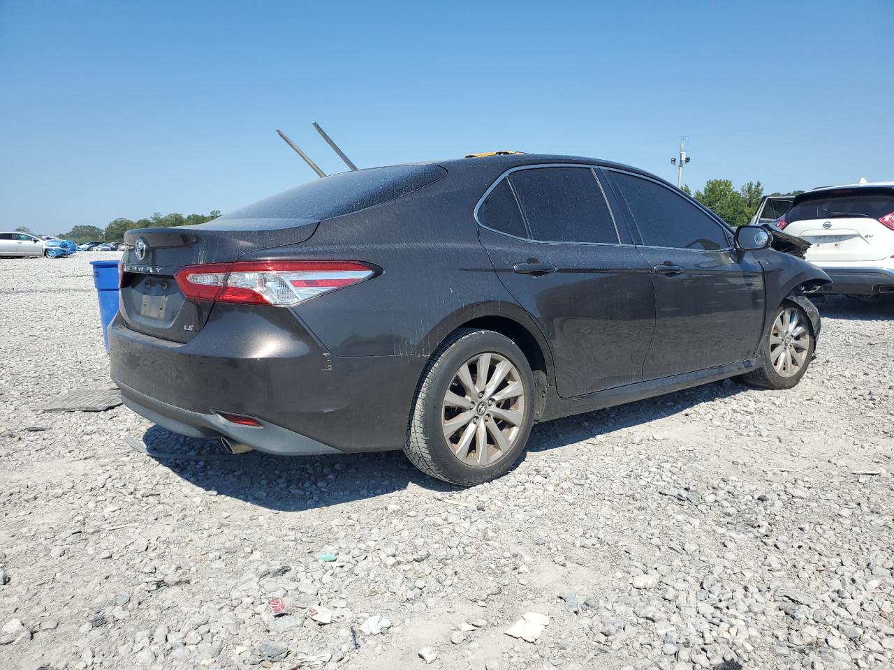 2018 TOYOTA CAMRY L photo 3