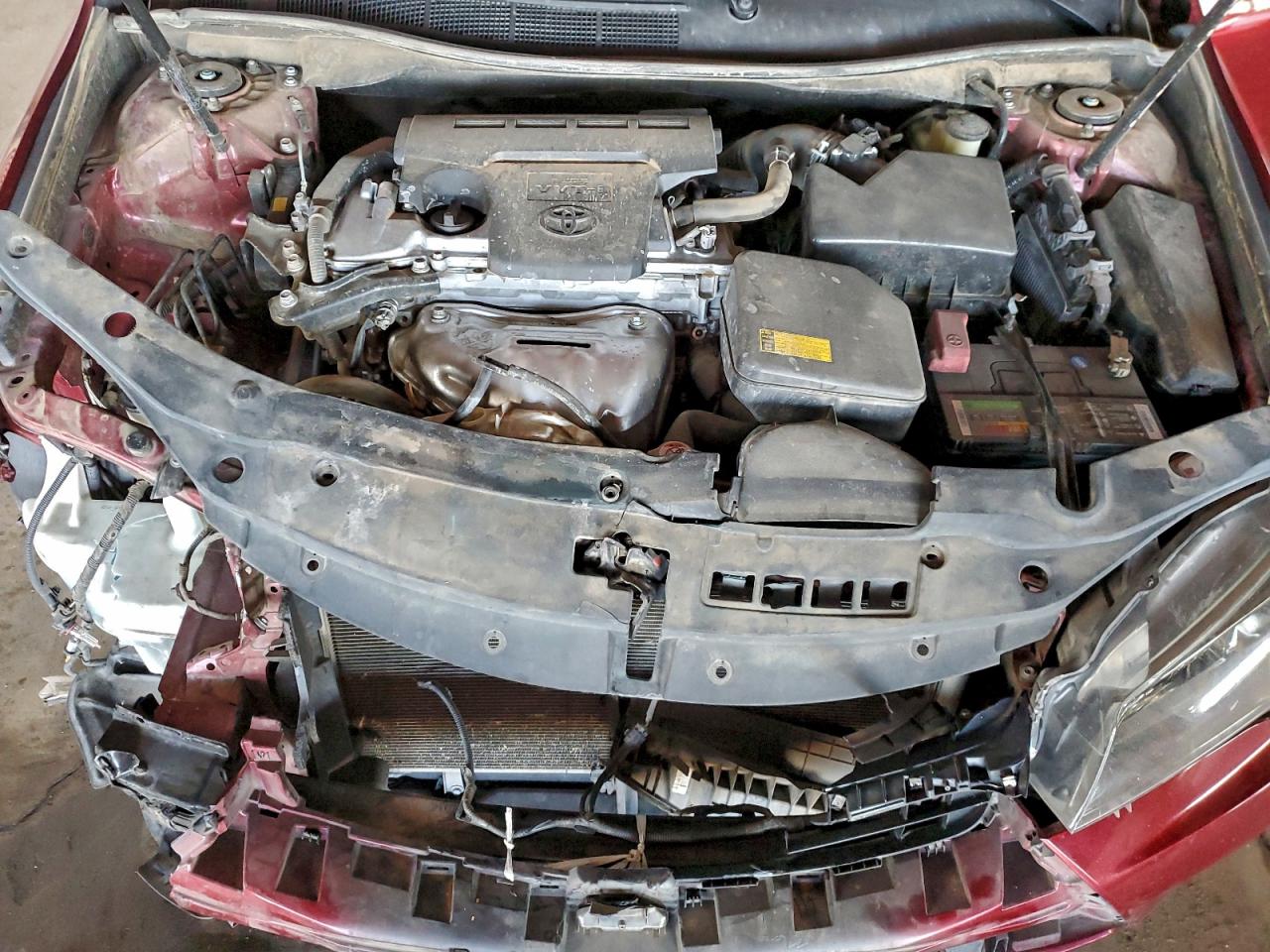 2015 TOYOTA CAMRY LE photo 11