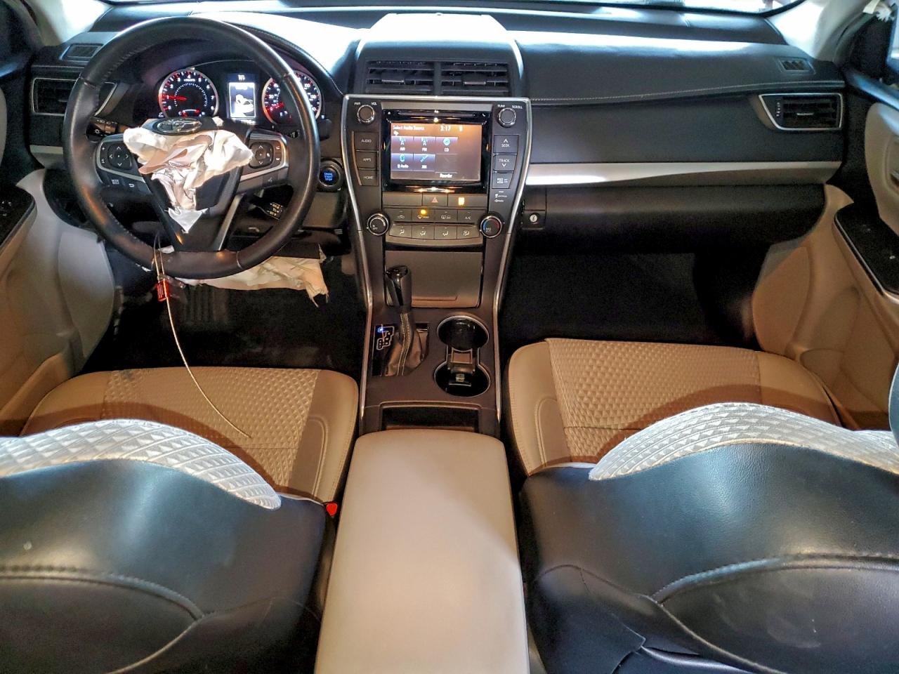 2015 TOYOTA CAMRY LE photo 8