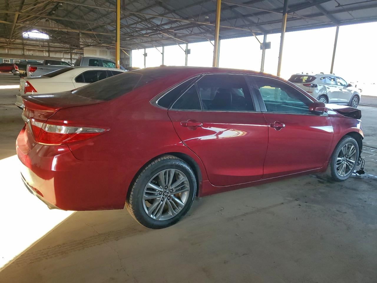 2015 TOYOTA CAMRY LE photo 3