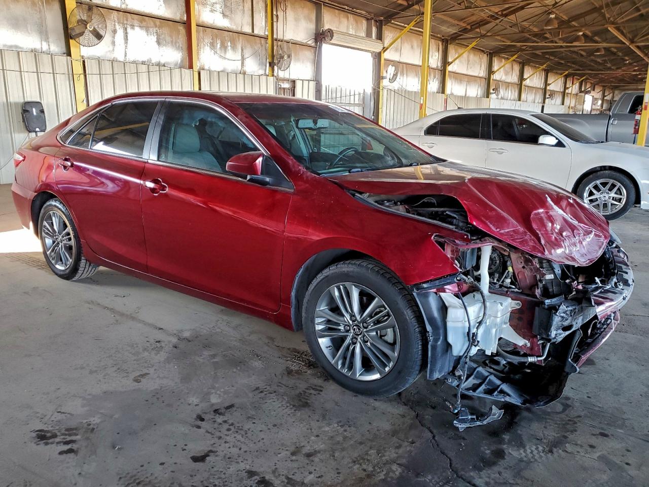 2015 TOYOTA CAMRY LE photo 4