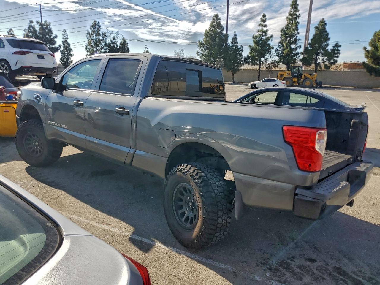 2018 NISSAN TITAN XD S photo 2