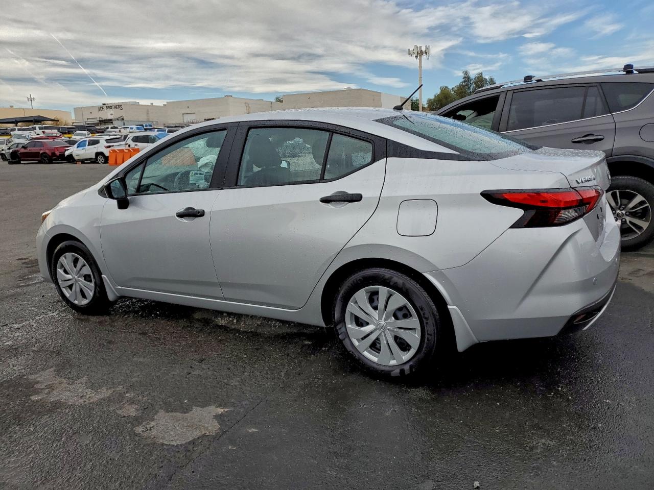 2025 NISSAN VERSA S photo 2
