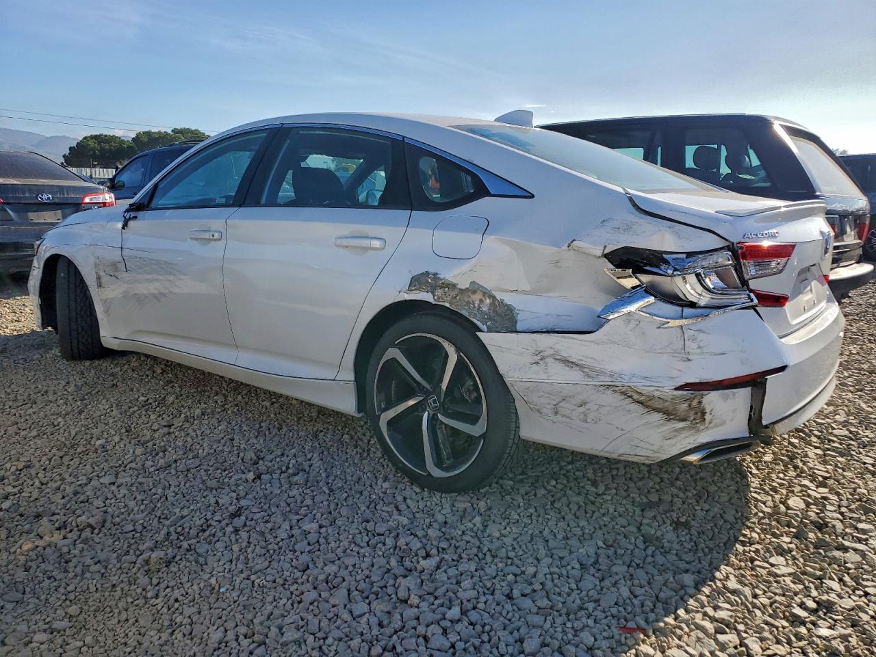 2018 HONDA ACCORD SPORT photo 2