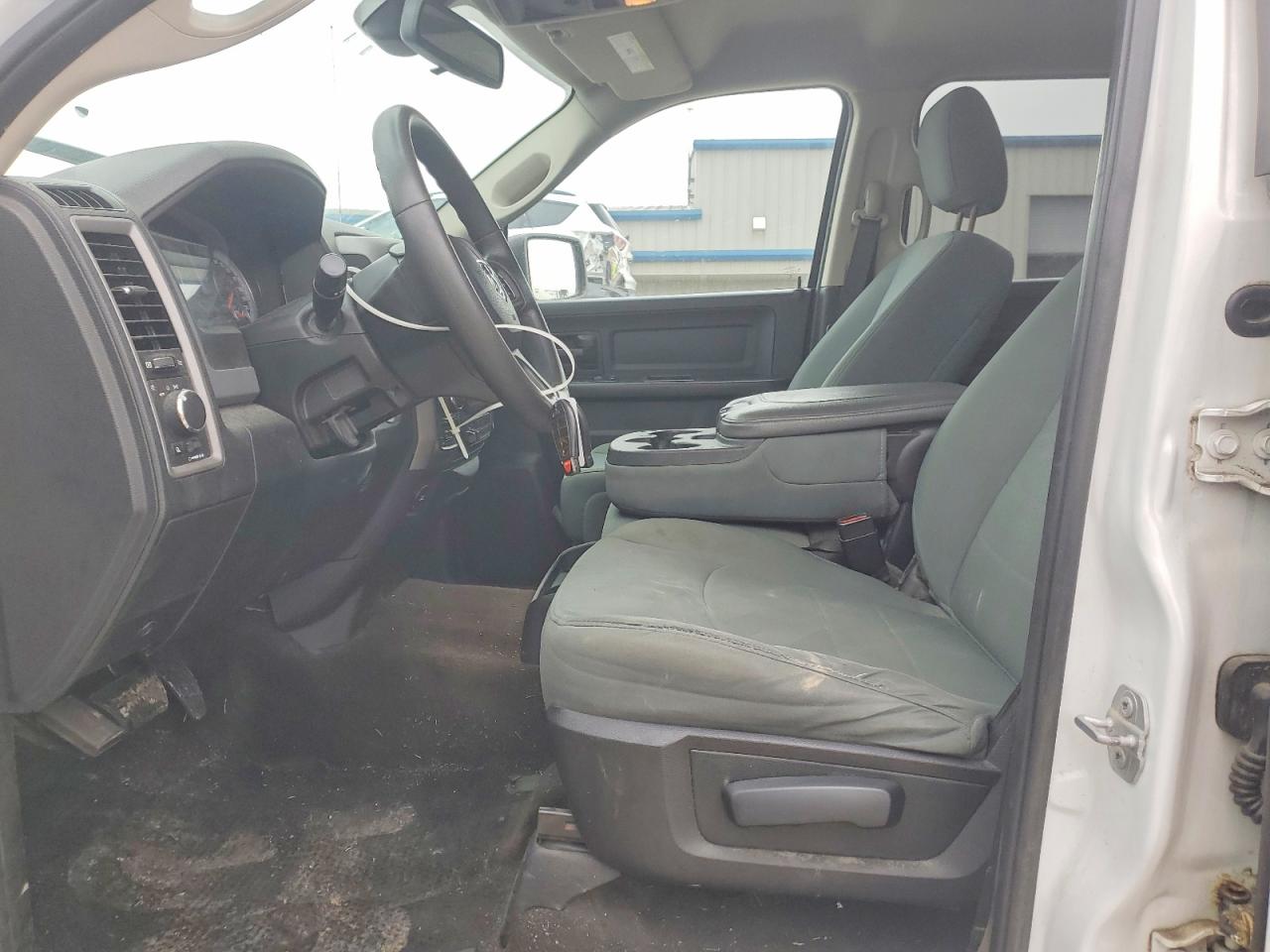 2015 RAM 1500 ST photo 7