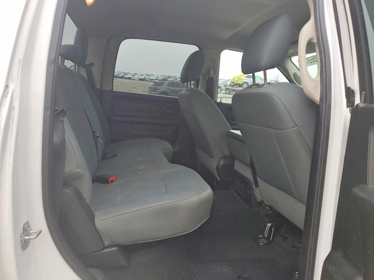 2015 RAM 1500 ST photo 10
