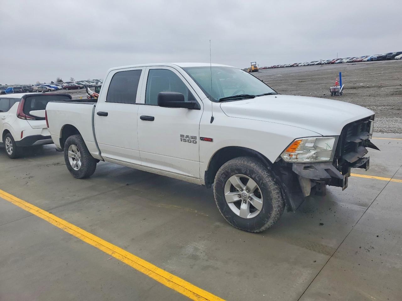 2015 RAM 1500 ST photo 4