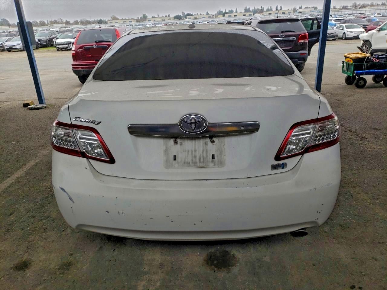 2010 TOYOTA CAMRY HYBRID photo 6