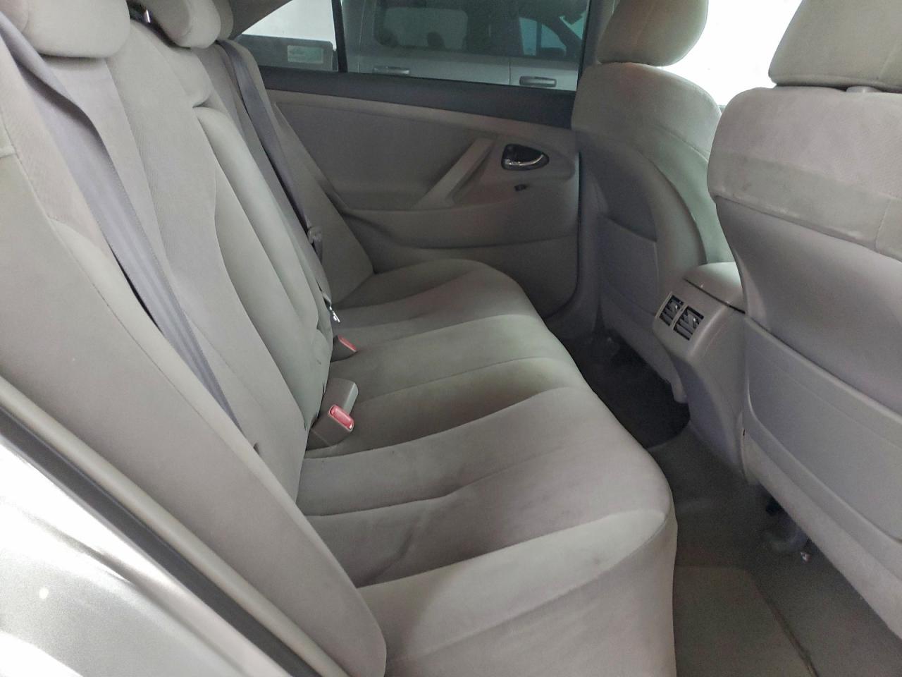 2010 TOYOTA CAMRY HYBRID photo 10