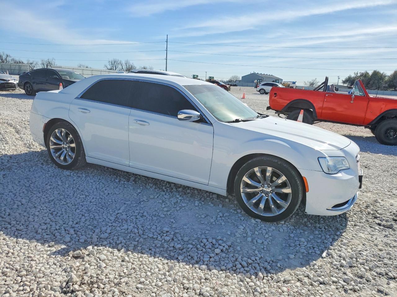 2019 CHRYSLER 300 TOURING photo 4