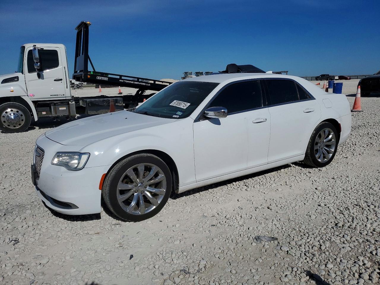 2019 CHRYSLER 300