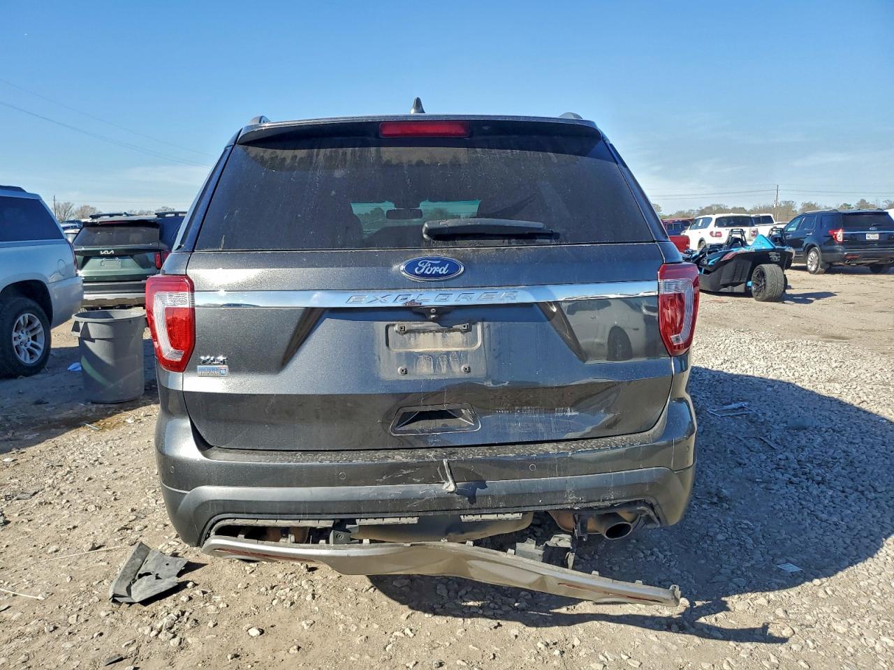 2017 FORD EXPLORER XLT photo 6