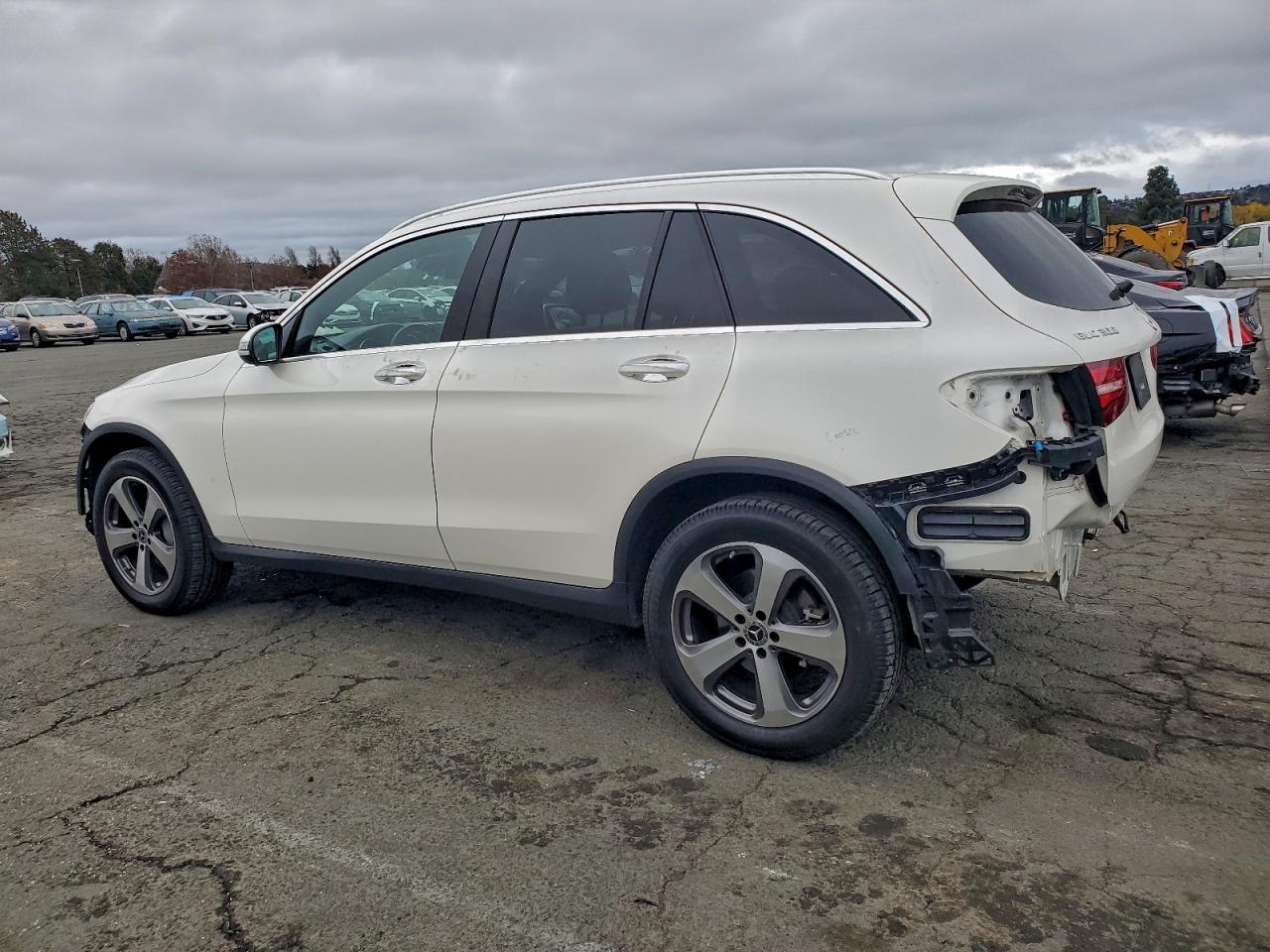 2018 MERCEDES-BENZ GLC 300 4MATIC photo 2