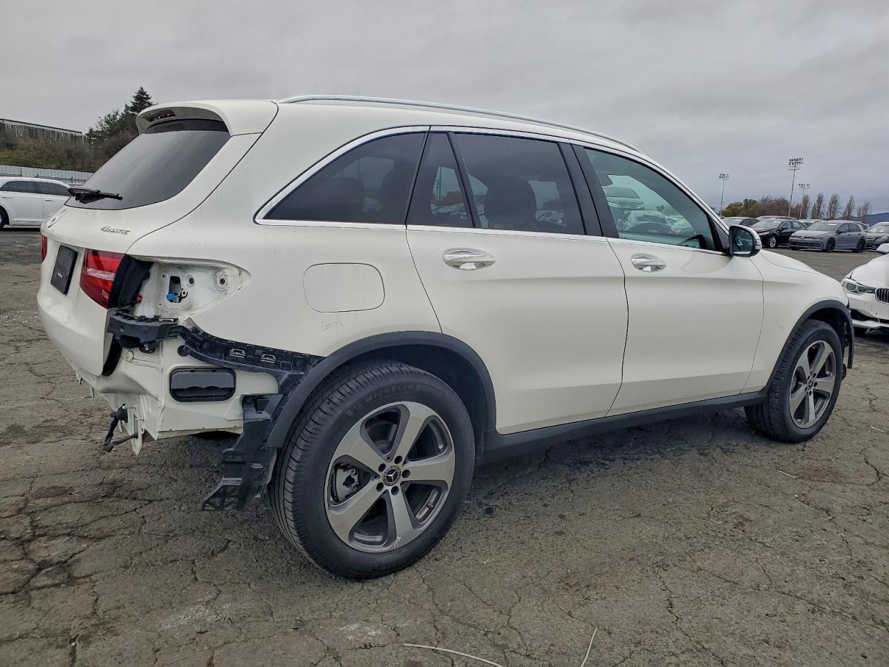 2018 MERCEDES-BENZ GLC 300 4MATIC photo 3