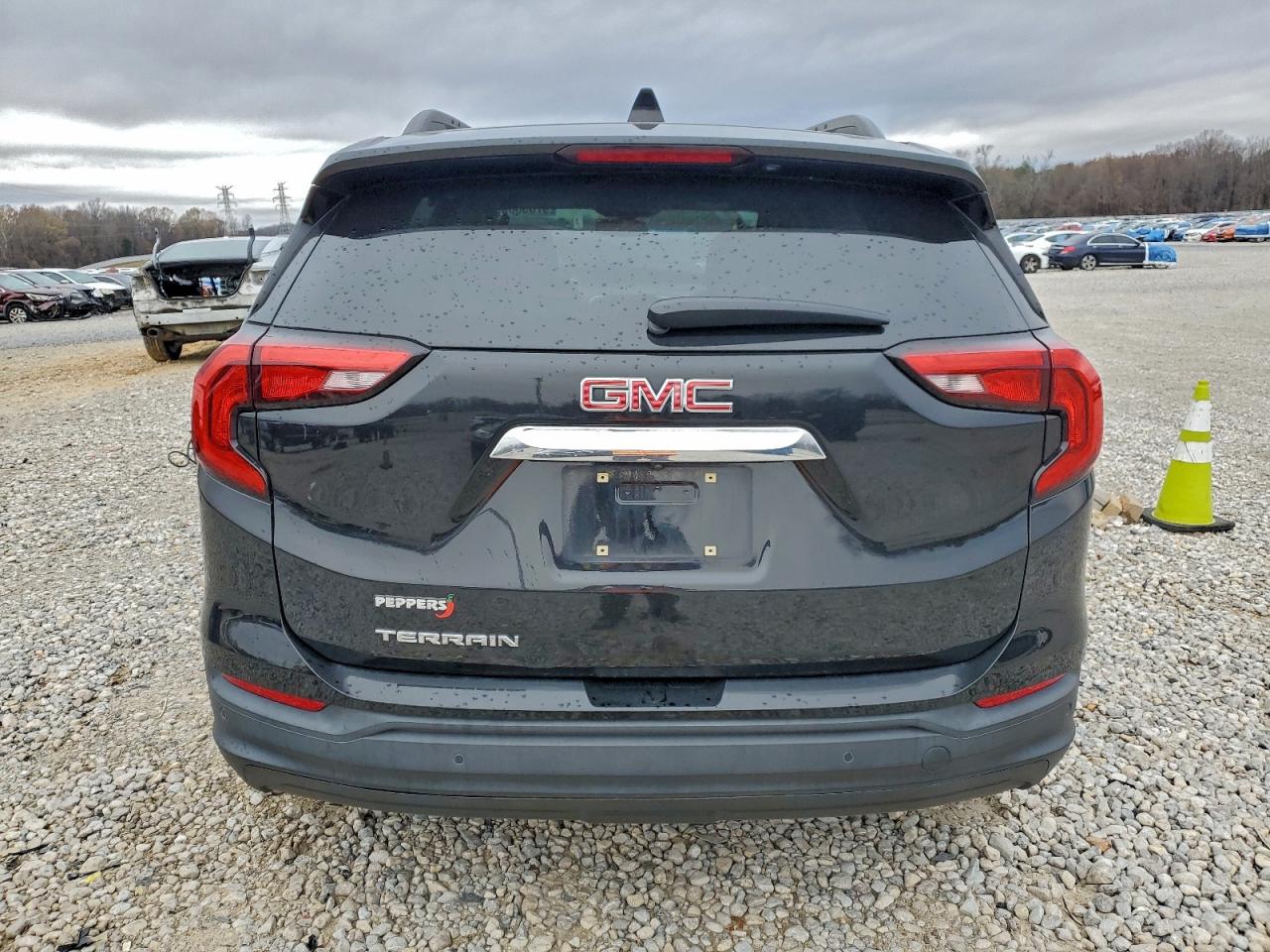 2018 GMC TERRAIN SLE photo 6