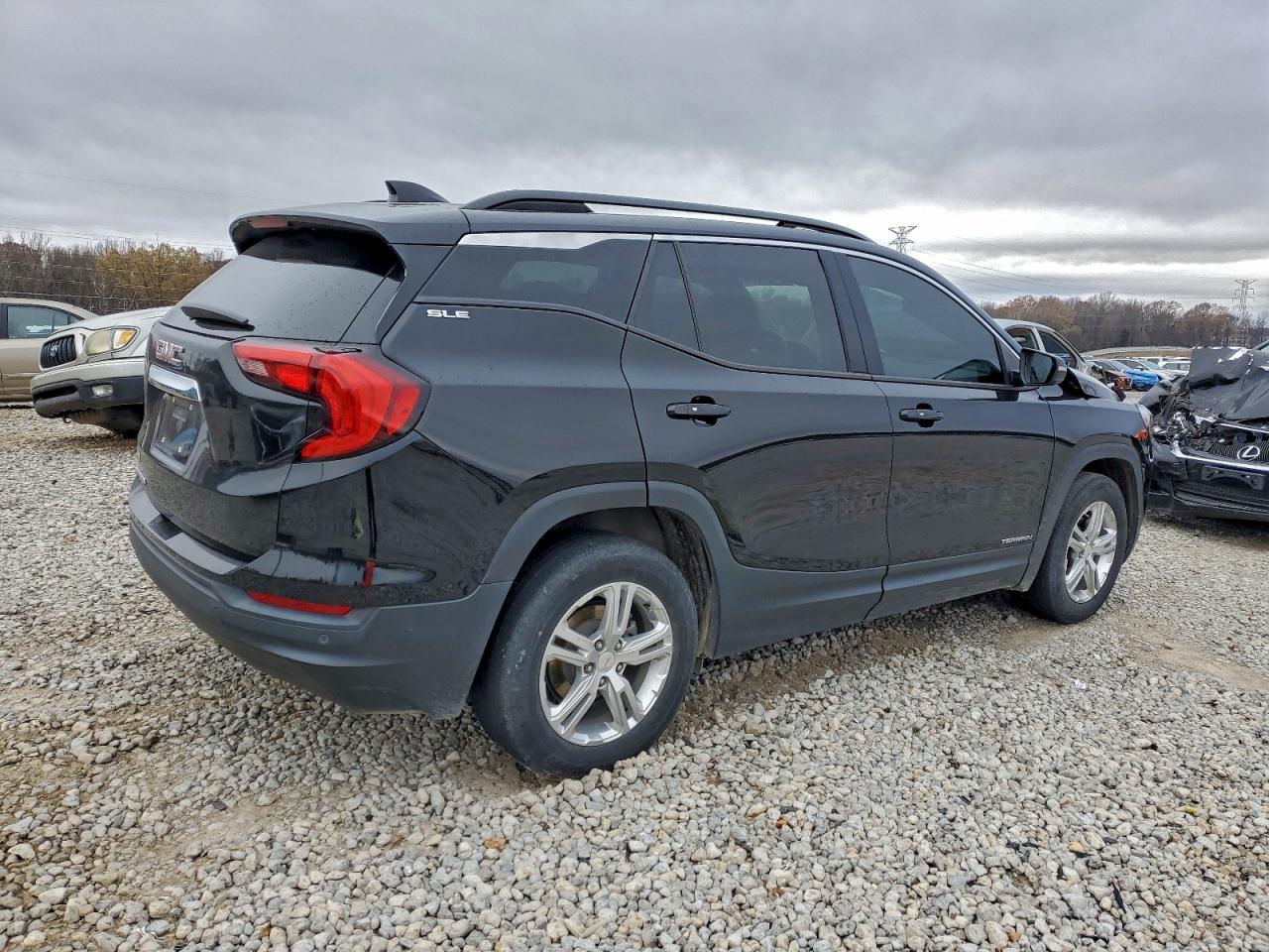 2018 GMC TERRAIN SLE photo 3