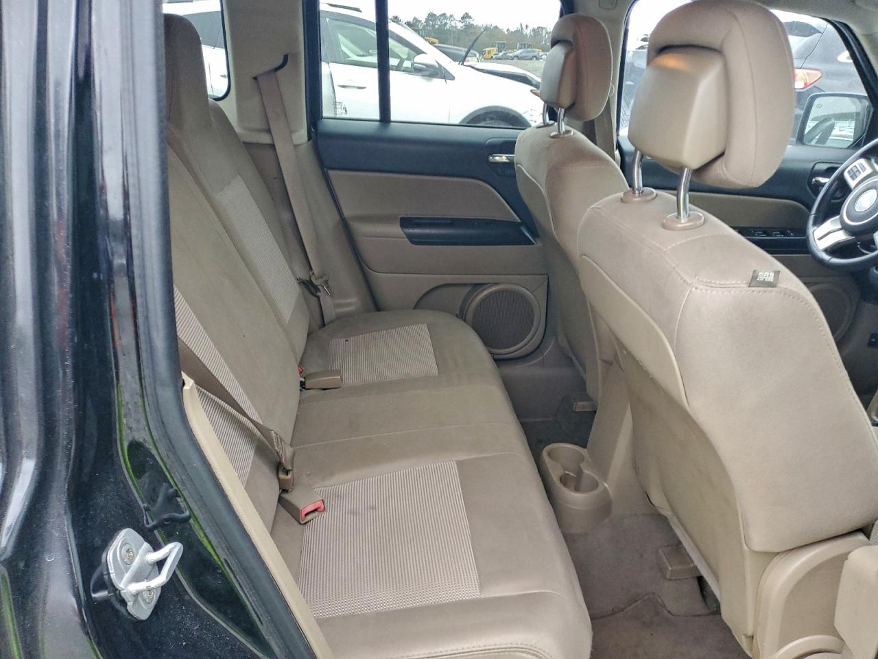 2012 JEEP PATRIOT LATITUDE photo 11