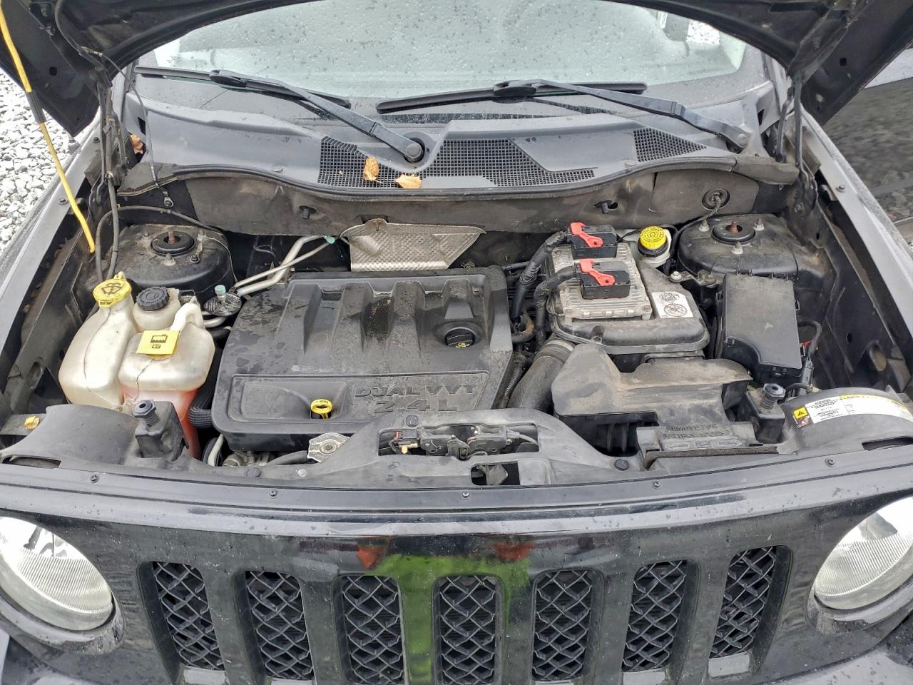 2012 JEEP PATRIOT LATITUDE photo 12