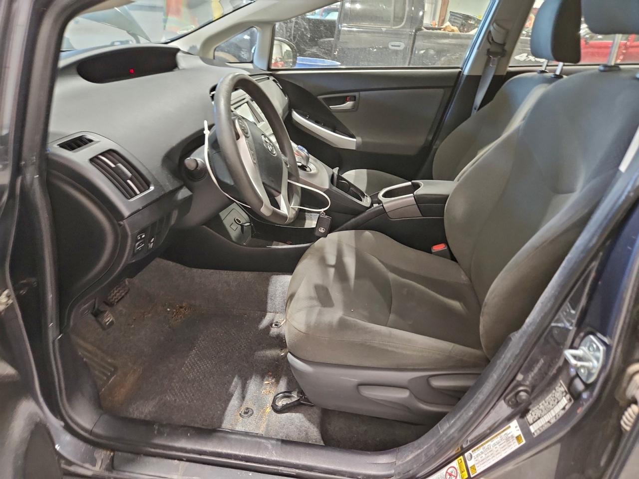 2014 TOYOTA PRIUS photo 7