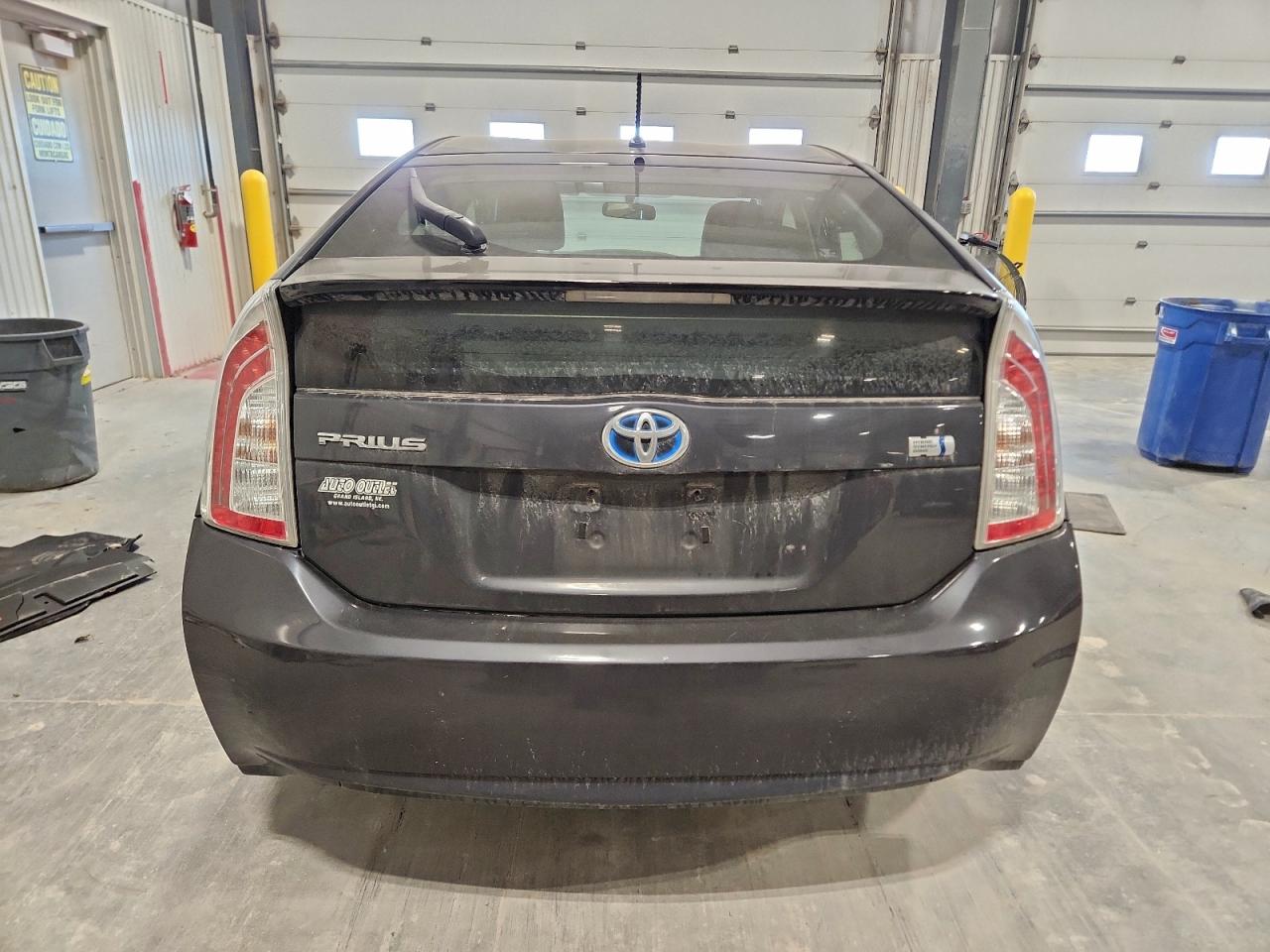 2014 TOYOTA PRIUS photo 6