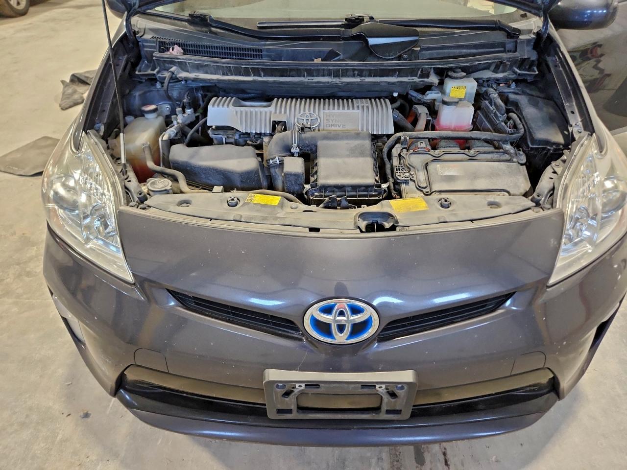 2014 TOYOTA PRIUS photo 11