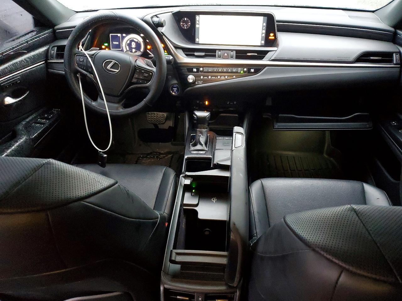 2021 LEXUS ES 300H photo 8