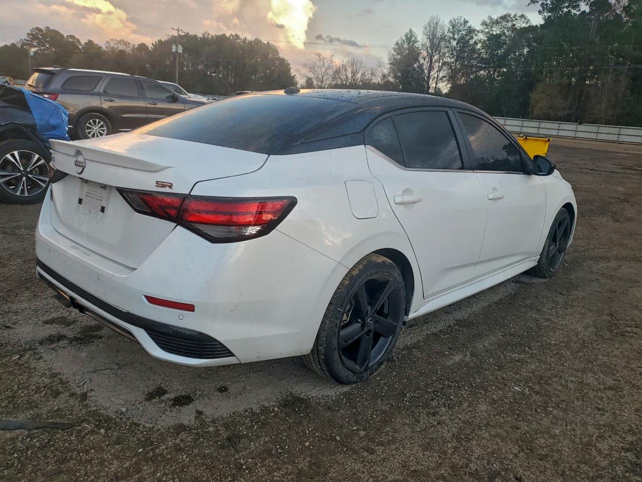 2024 NISSAN SENTRA SR photo 3