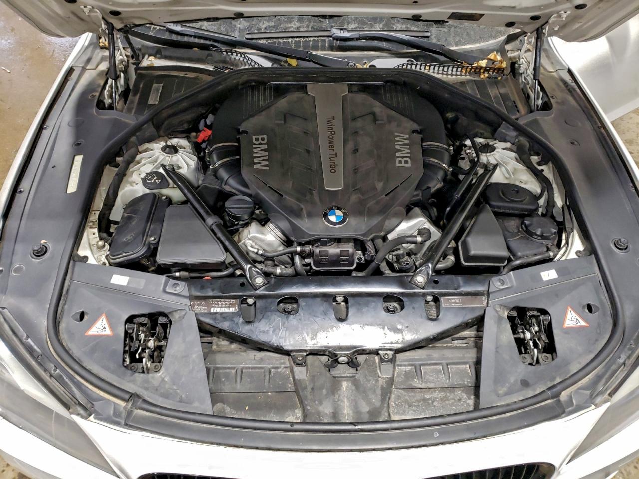 2011 BMW 750 XI photo 11