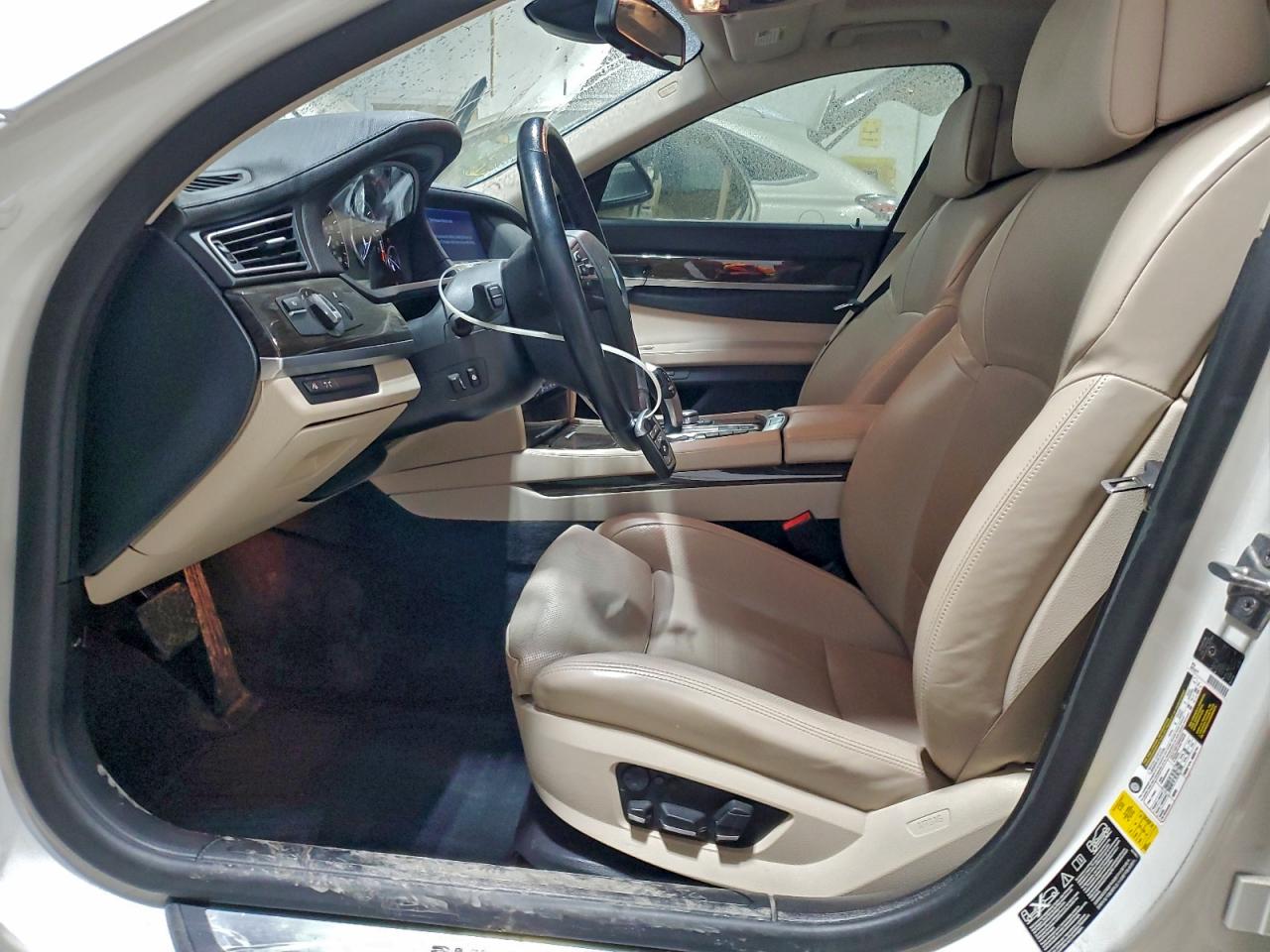 2011 BMW 750 XI photo 7