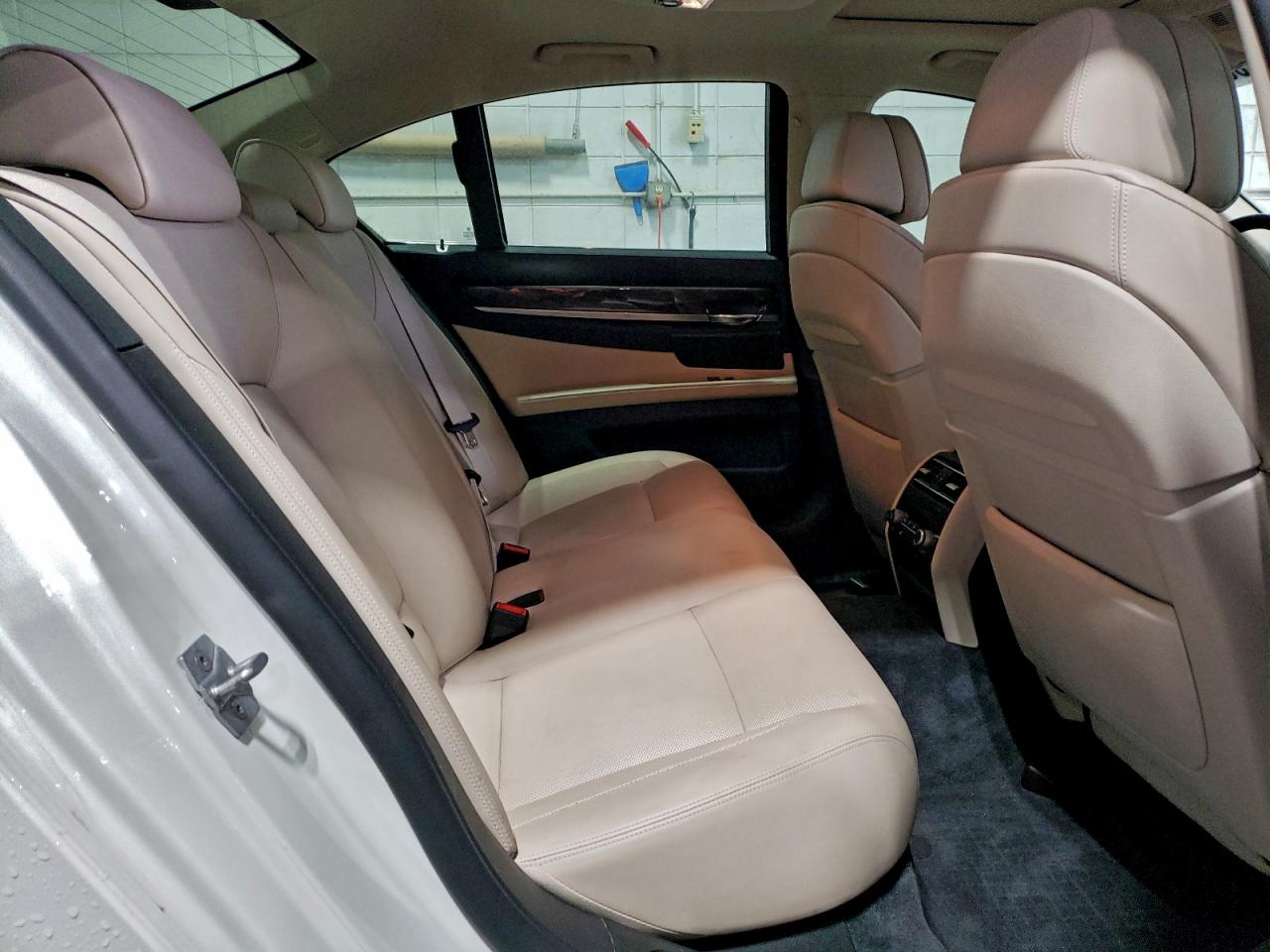 2011 BMW 750 XI photo 10