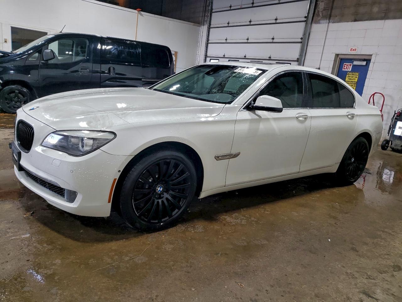 2011 BMW 750