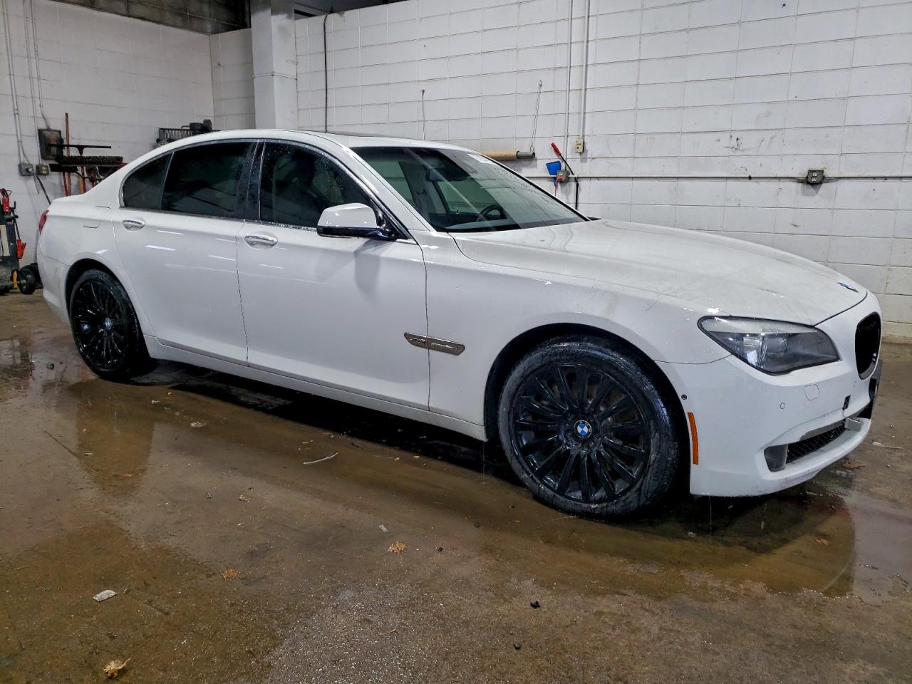 2011 BMW 750 XI photo 4