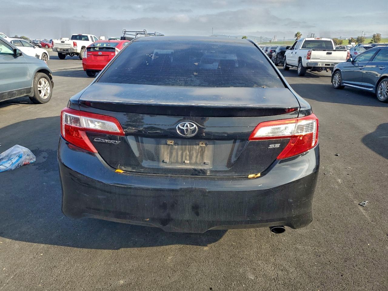 2013 TOYOTA CAMRY L photo 6