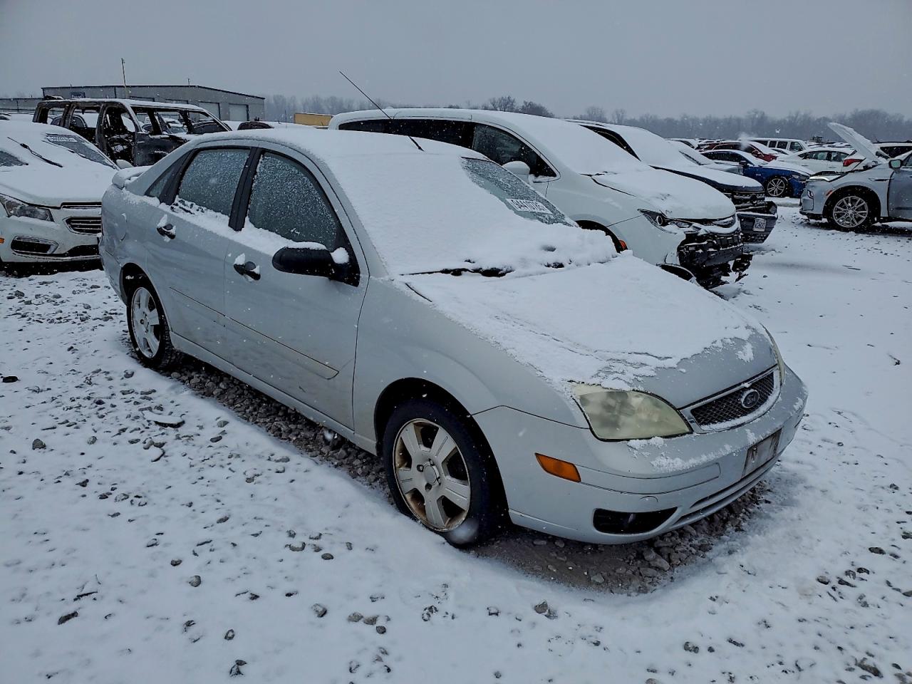 2005 FORD FOCUS ZX4 photo 4