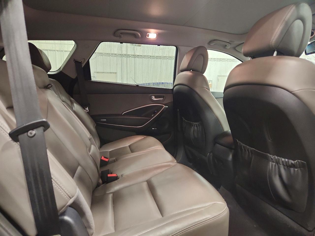 2016 HYUNDAI SANTA FE SE photo 11
