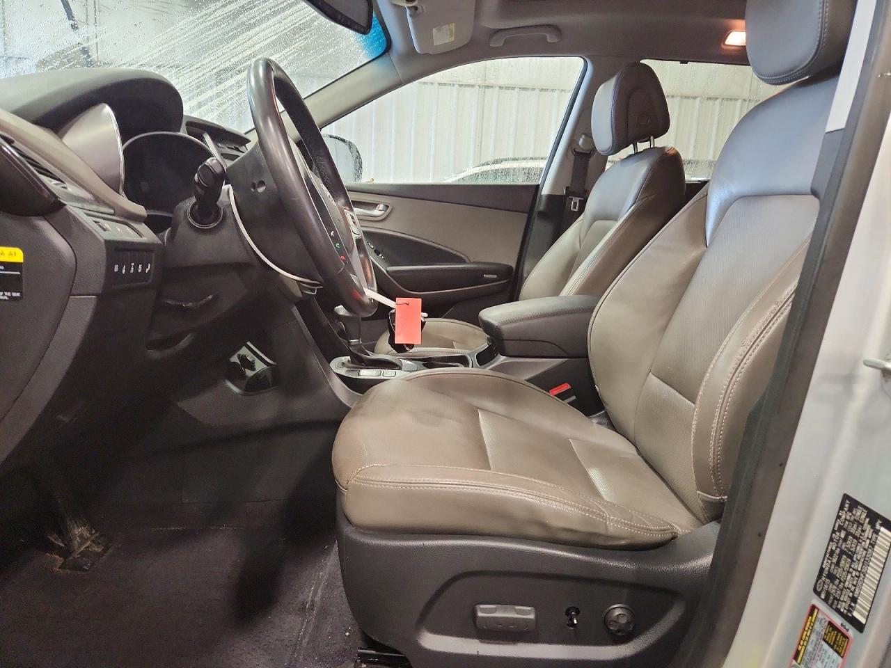 2016 HYUNDAI SANTA FE SE photo 7
