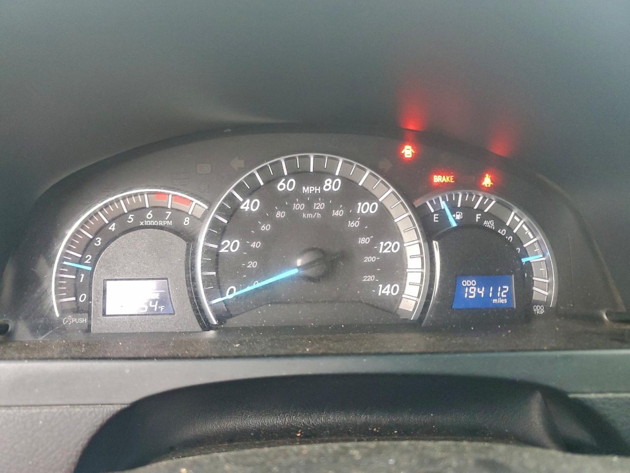 2014 TOYOTA CAMRY L photo 9