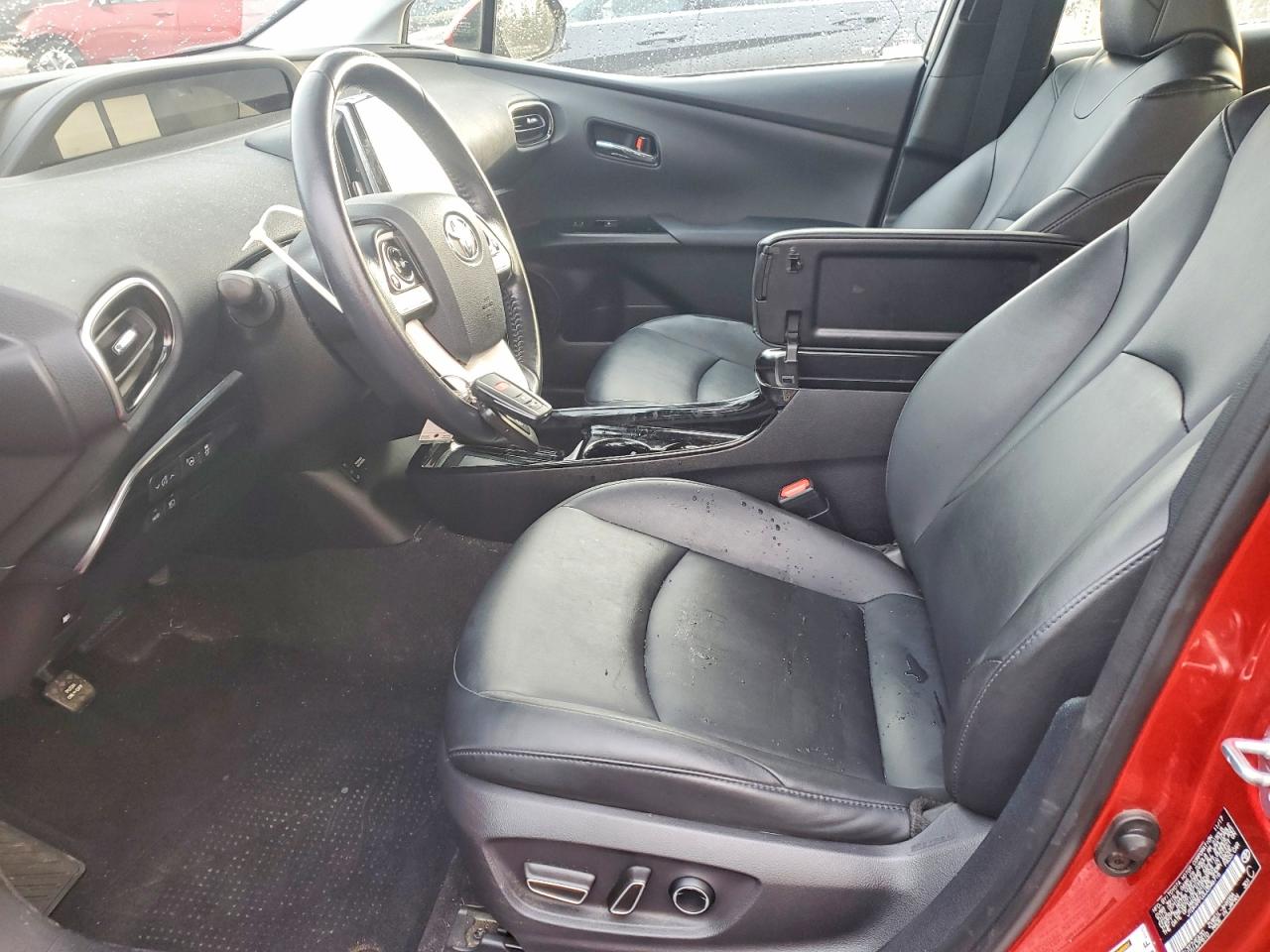2018 TOYOTA PRIUS photo 7