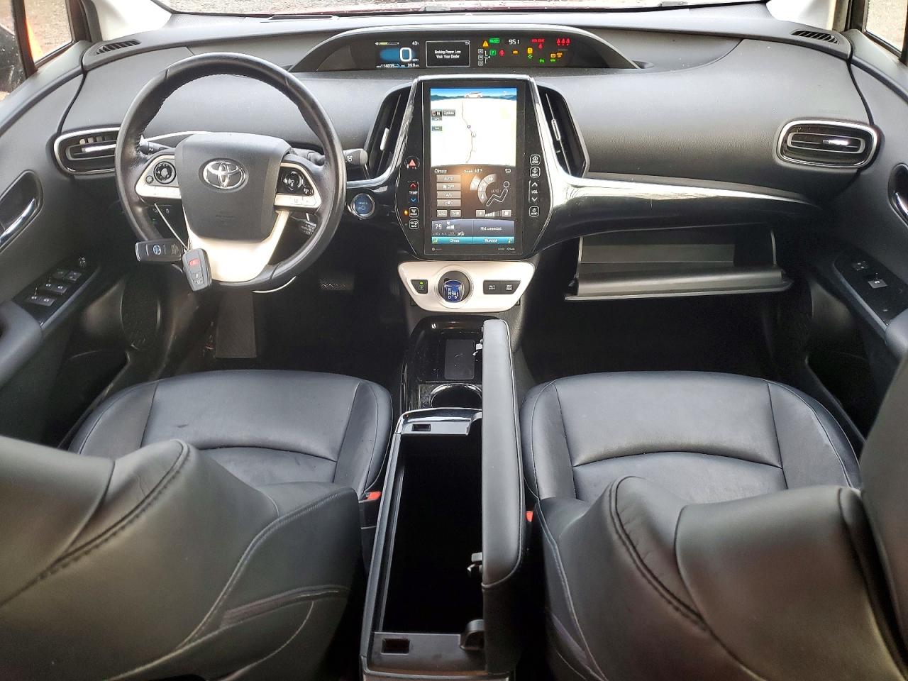 2018 TOYOTA PRIUS photo 8