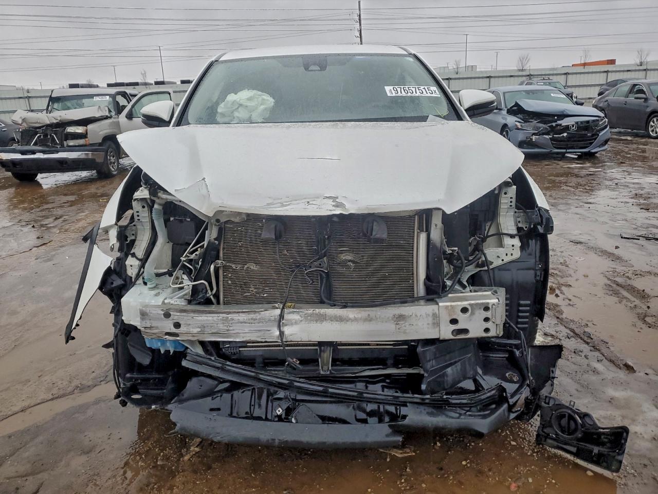 2019 TOYOTA HIGHLANDER LE photo 5