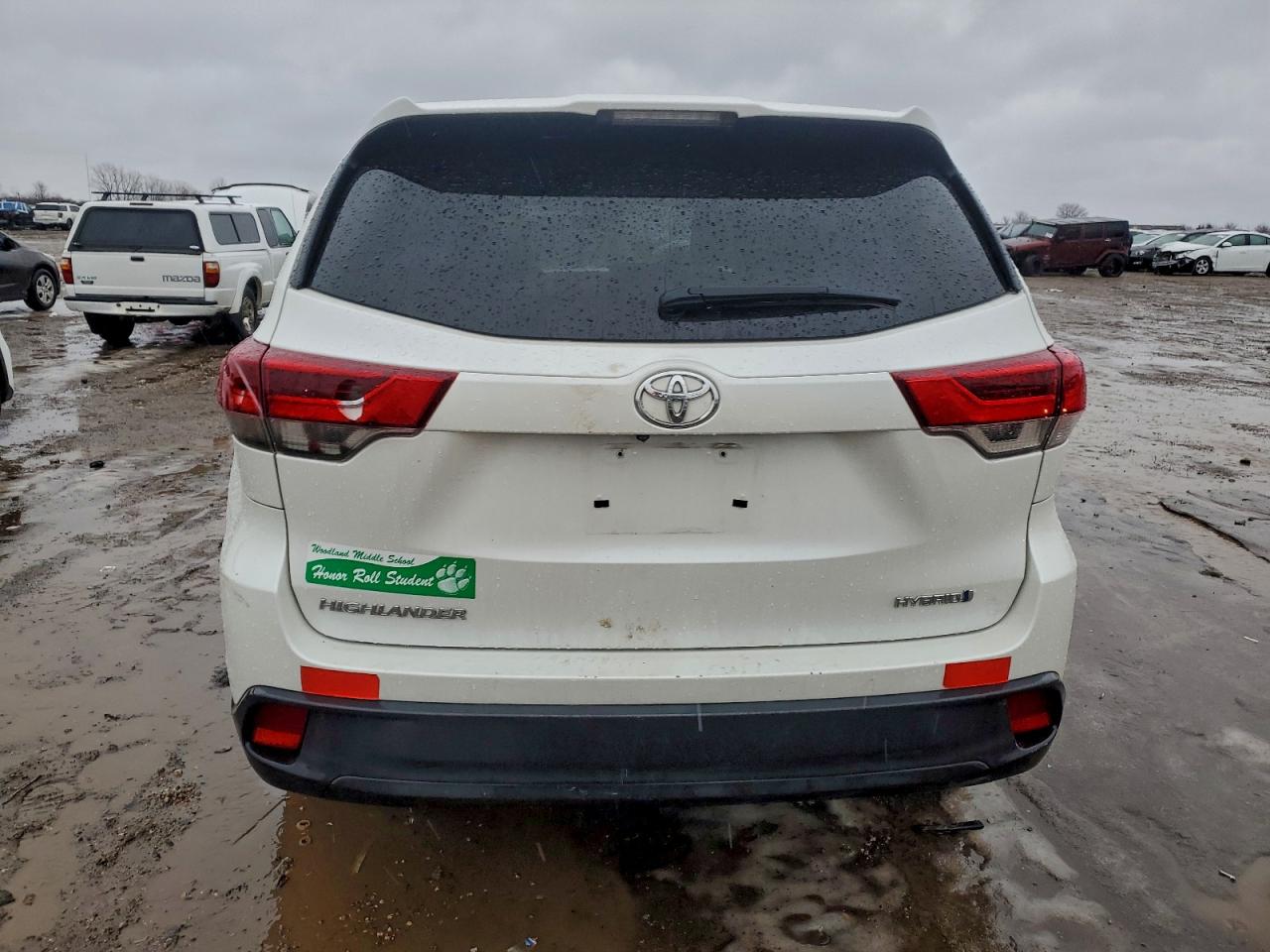 2019 TOYOTA HIGHLANDER LE photo 6