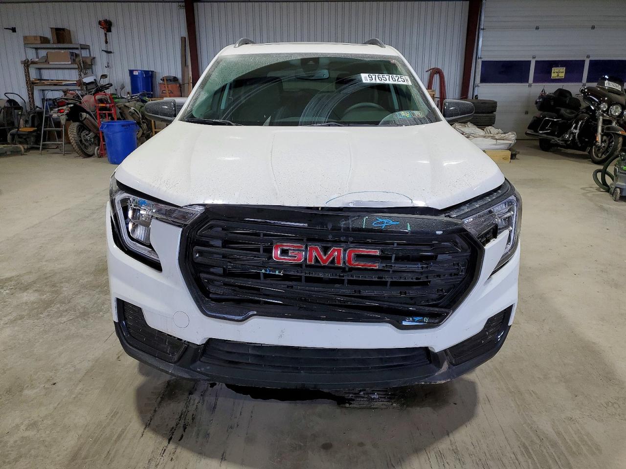 2024 GMC TERRAIN SLE photo 5