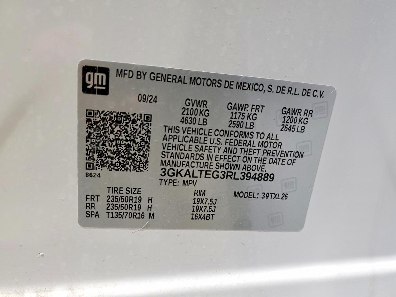 2024 GMC TERRAIN SLE photo 13