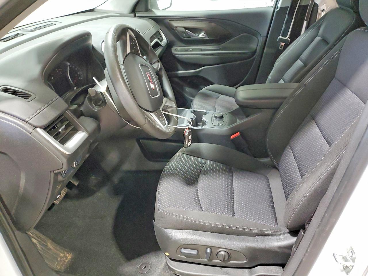 2024 GMC TERRAIN SLE photo 7