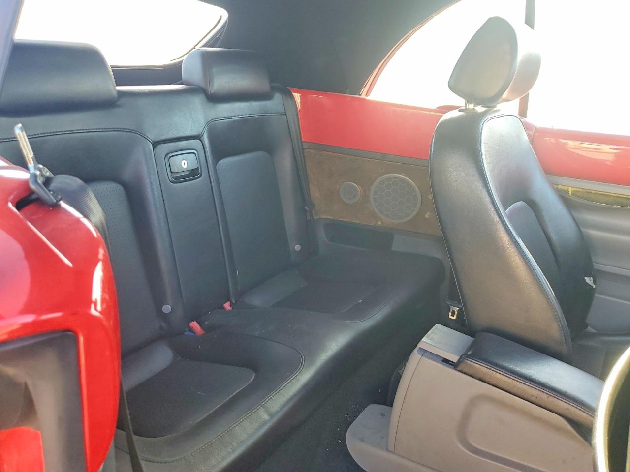 2004 VOLKSWAGEN NEW BEETLE GLS photo 10
